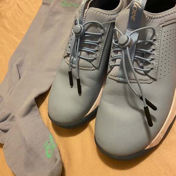 Clove Nursing Shoes — Fully Sterilizable! - Picture 3 of 4